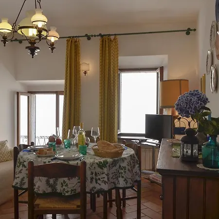 La Torre Del Cerreto 切雷托迪斯波莱托