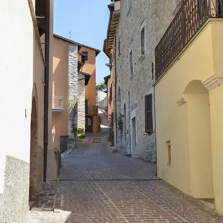 度假居 La Torre Del Cerreto 切雷托迪斯波莱托