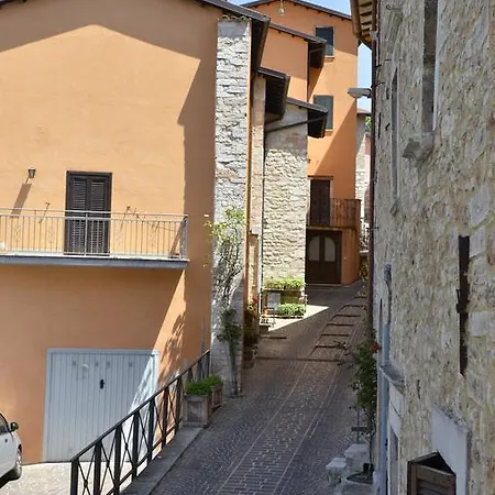 La Torre Del Cerreto 切雷托迪斯波莱托