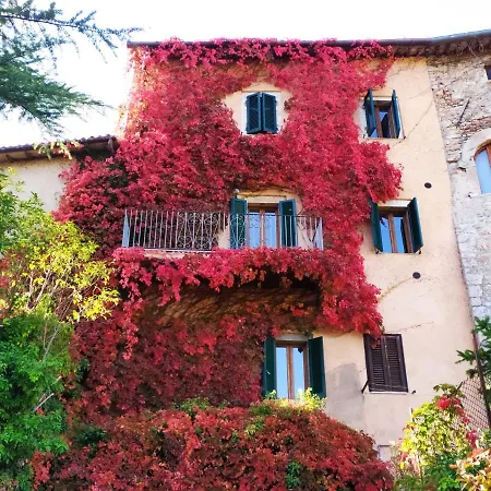 La Torre Del Cerreto 切雷托迪斯波莱托